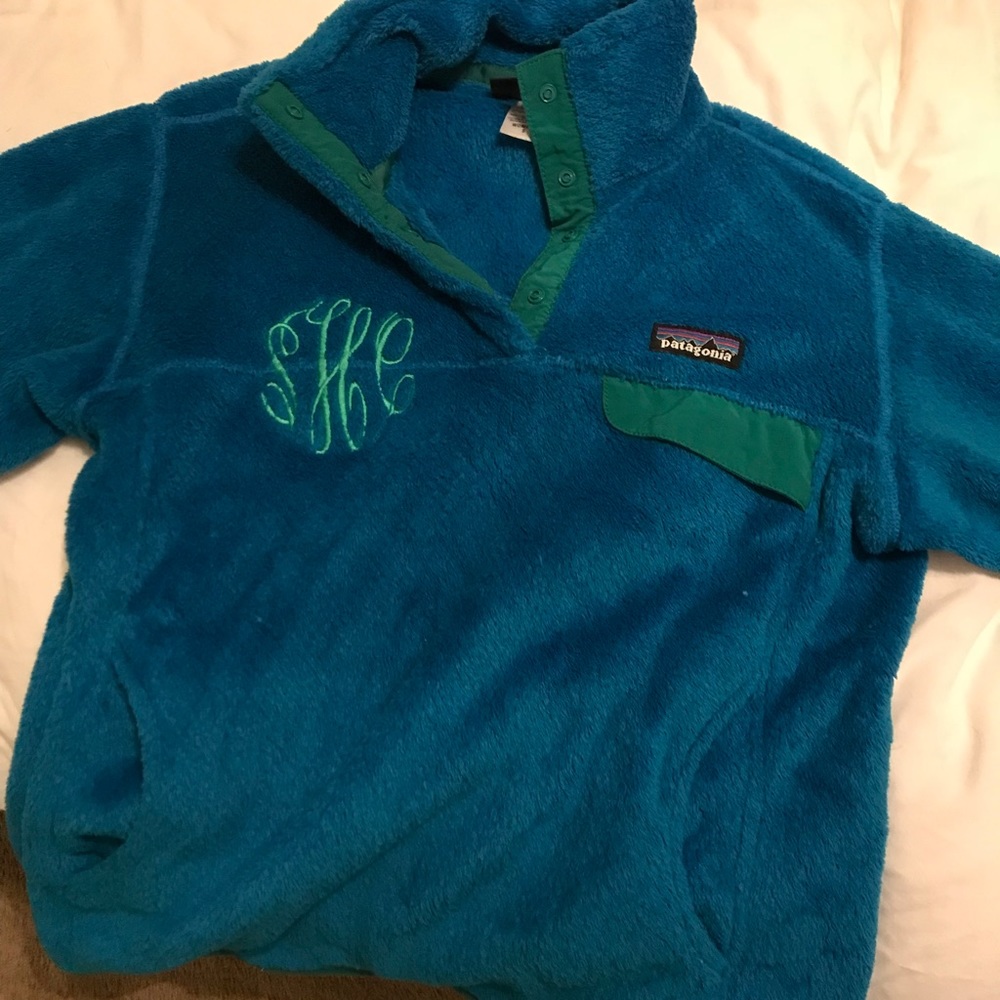 Small Patagonia jacket with monogram SCH